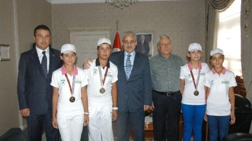 Şampiyon Ok&ccedil;ular Vali Ve Başkanı Ziyaret Etti