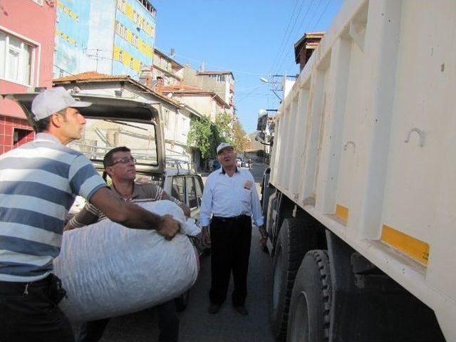 Haşhaş Kaps&uuml;l&uuml; &Uuml;reticisine Yol Eziyeti 1