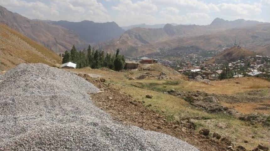 Hakkari&rsquo;deki Mahalle Yolları Asfaltlanacak