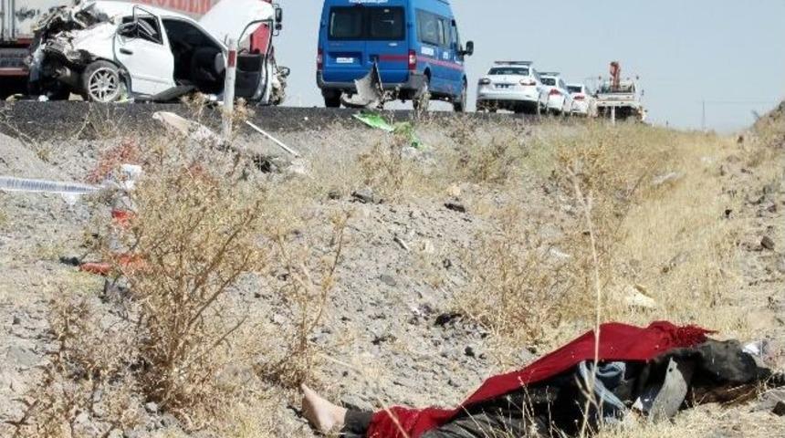 Aksaray&rsquo;da Trafik Kazası: 1 &Ouml;l&uuml;, 2 Yaralı