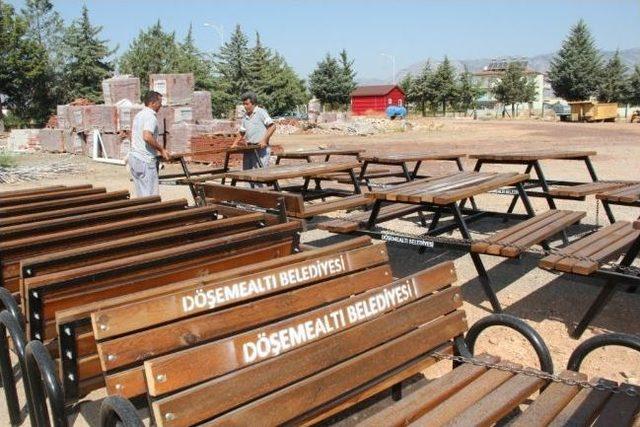 Döşemealtı’nda Fabrika Gibi Atölyeler