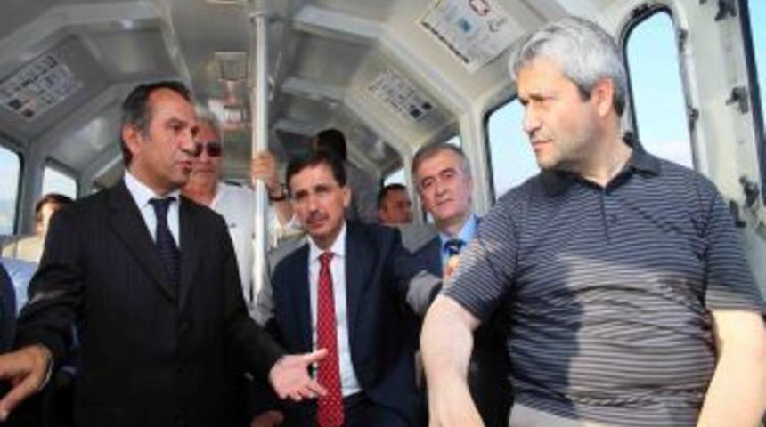 Bakan Erg&uuml;n, K&ouml;rfez Ge&ccedil;işi K&ouml;pr&uuml;s&uuml; Inşaatını Gezdi