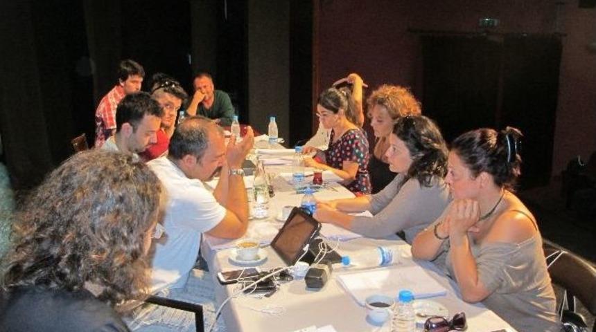 Şehir Tiyatroları &lsquo;nafile D&uuml;nya&rsquo; Oyununun Provalarına Başladı