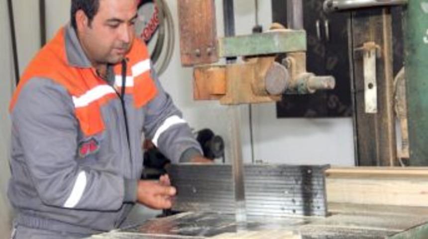 D&ouml;şemealtı Belediyesi At&ouml;lyeleri Fabrika Gibi &Ccedil;alışıyor