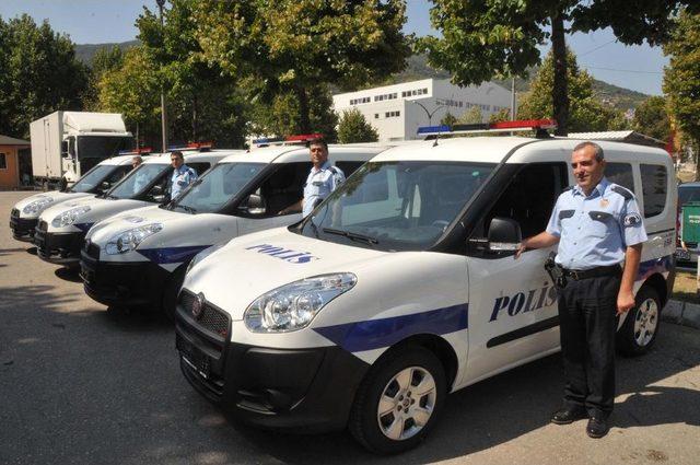 Hayırsever Işadamından Polise 4 Yeni Araç