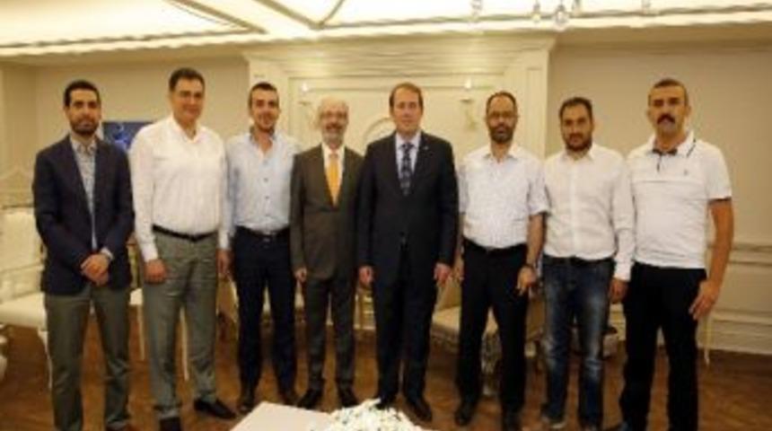 Karacan, M&uuml;siad Heyetiyle Buluştu