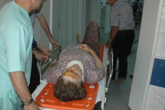 Frenleri Boşalan Trakt&ouml;r Şarampole Yuvarlandı: 6 Yaralı 1