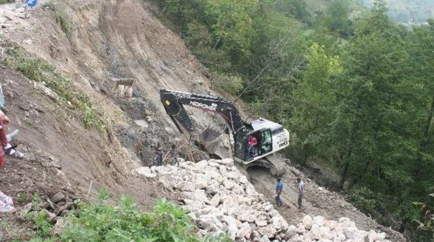 Tehlike Oluşturan Yol Yapılıyor