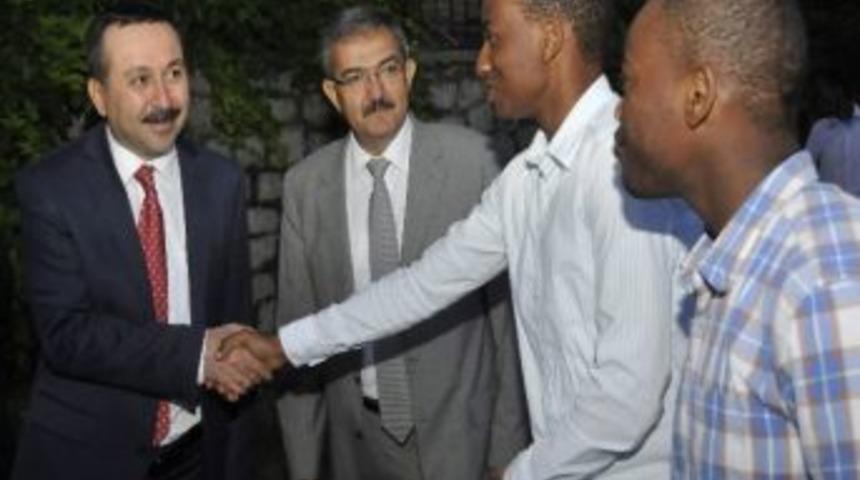 Sel&ccedil;uk, Yabancı Uyruklu &Ouml;ğrencilerine T&uuml;rk&ccedil;e &Ouml;ğretecek