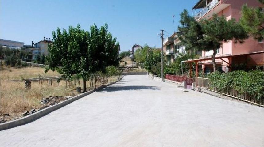 Gediz'de Bardak&ccedil;ı Deresi Kenarı Yol D&uuml;zenleme &Ccedil;alışmaları Tamamlandı