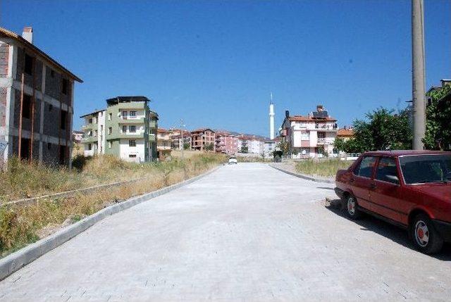 Gediz de Bardak&ccedil;ı Deresi Kenarı Yol D&uuml;zenleme &Ccedil;alışmaları Tamamlandı 1