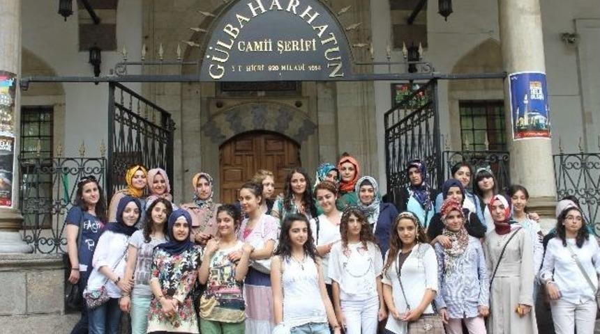 Trabzon Gen&ccedil;leri Ağırlamaya Devam Ediyor