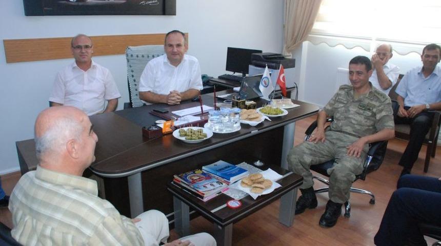 Y&ouml;nden: Aslan Yattığı Yerden Belli Olur