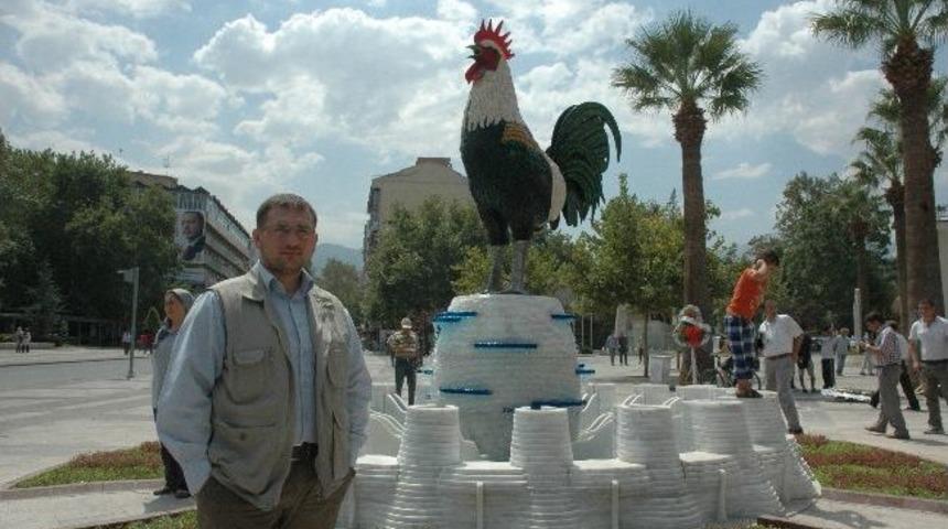 Camdan Horoz Heykeline B&uuml;y&uuml;k İlgi