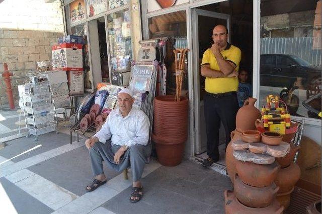 12 Eylül Caddesi Esnafı Dertli