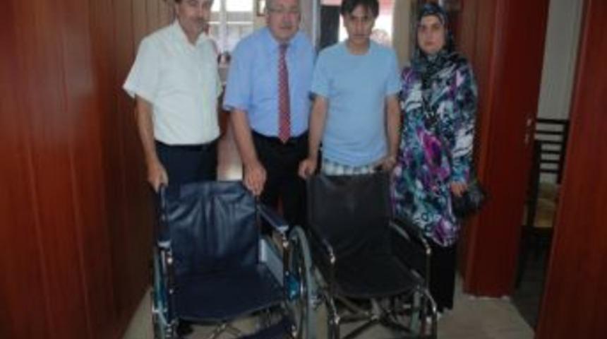 Hayırsever Gurbet&ccedil;iden 2 Adet Tekerlekli Sandalye Yardımı