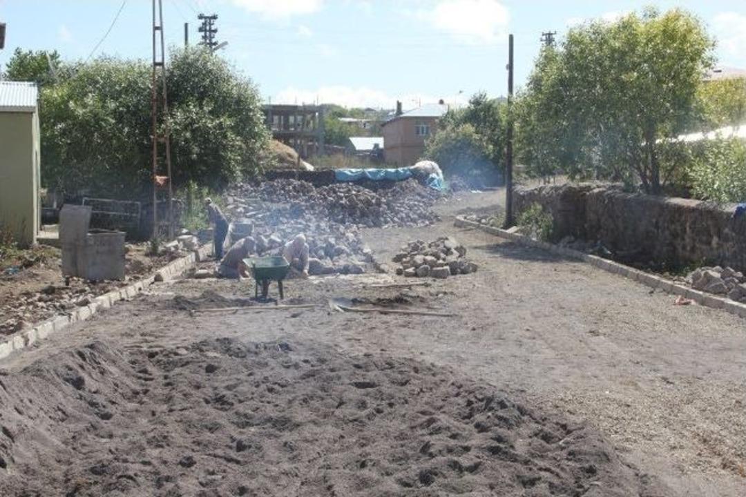 Ardahan'da Alt Yapı &Ccedil;alışmaları Devam Ediyor