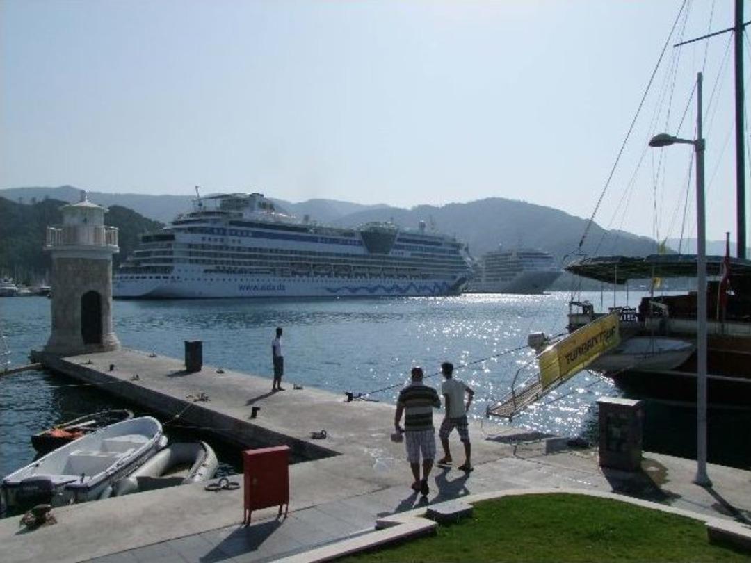 Marmaris Limanı'na Dev Konuklar