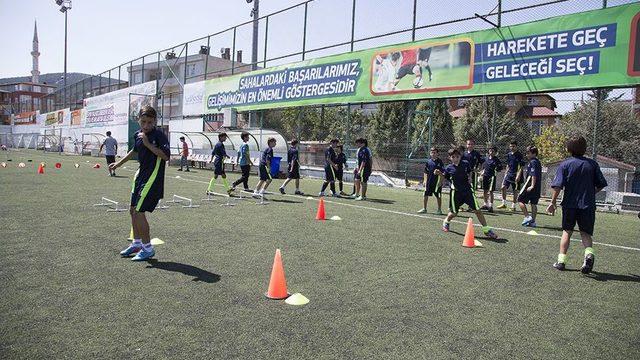 Okullar Arası Futbol Müsabakalarında Türkiye'yi Temsil Edecekler