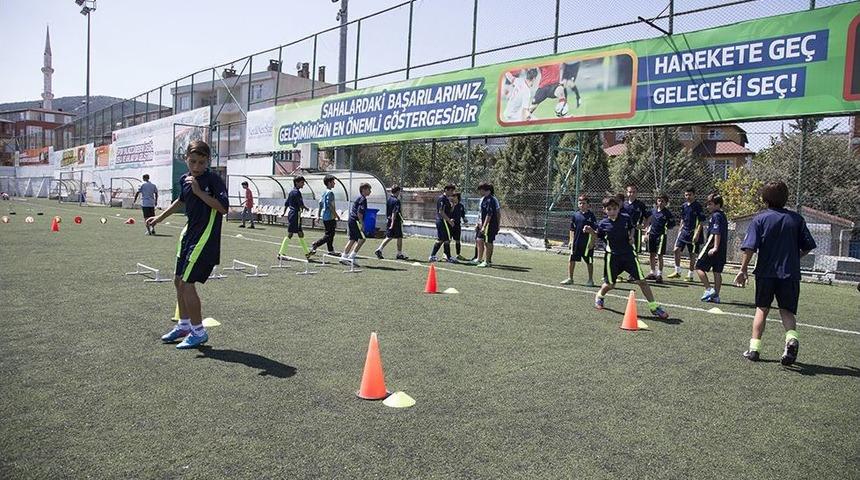 Okullar Arası Futbol M&uuml;sabakalarında T&uuml;rkiye'yi Temsil Edecekler
