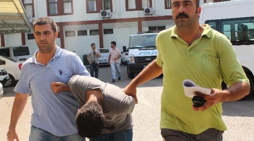 Sahte savcıyı &ccedil;&ouml;p&ccedil;&uuml; polis yakaladı