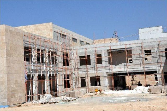 Ak&ccedil;akale Devlet Hastanesi Tamamlanmak &Uuml;zere 2