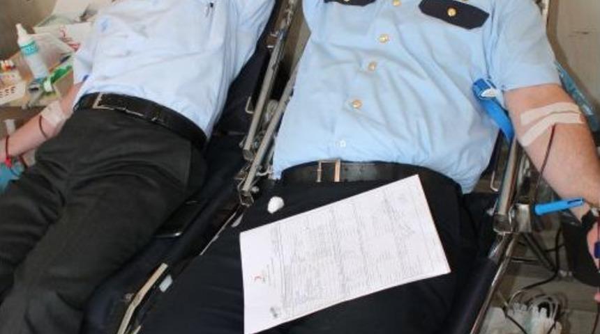 Bayburt Emniyeti'nde Kızılay'a Kan Bağışı