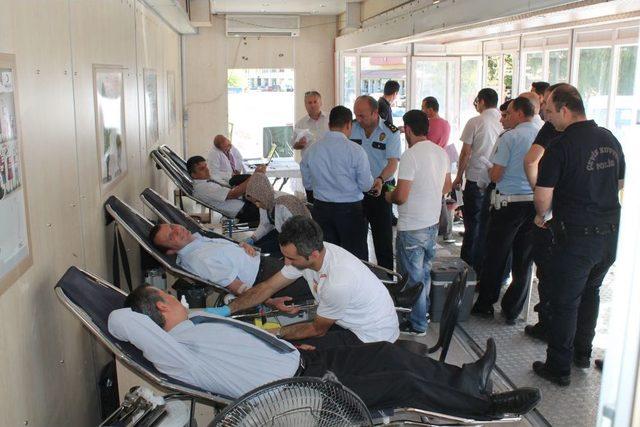 Bayburt Emniyeti nde Kızılay a Kan Bağışı 1