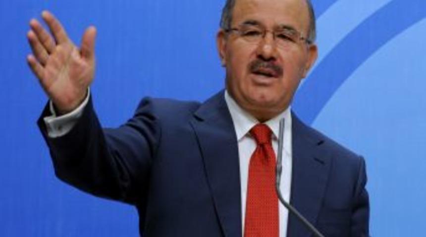 &Ccedil;elik: Saddam'ın Yaptığını Şimdi Esad Yaptı