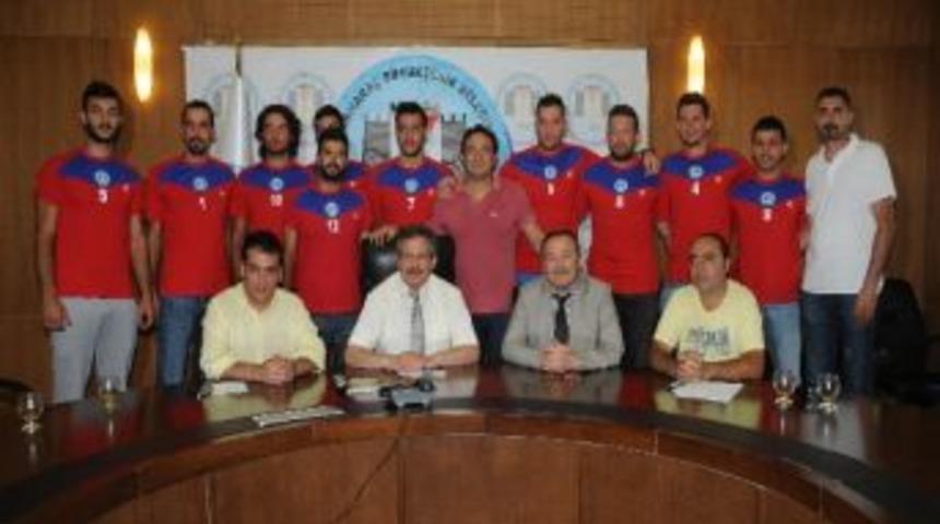 B&uuml;y&uuml;kşehir Belediyesinde İmza Şov