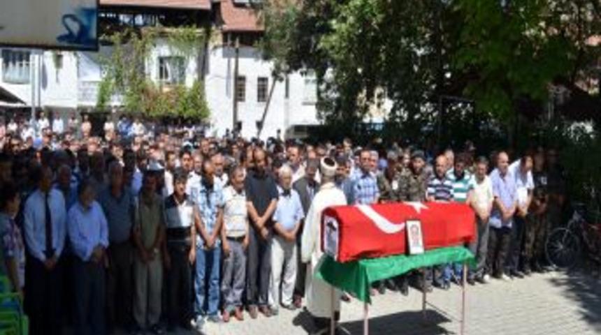 &Ouml;zel Harekat&ccedil;ı Polis Trafik Kazasında Hayatını Kaybetti