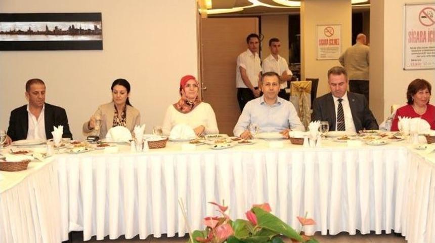 Albay Ayan&rsquo;a Veda Yemeği