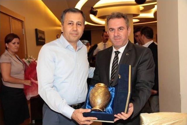 Albay Ayan&rsquo;a Veda Yemeği 1