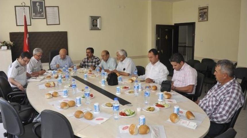 Belediye Başkanı Uğurlu, Muhtarları Dinledi