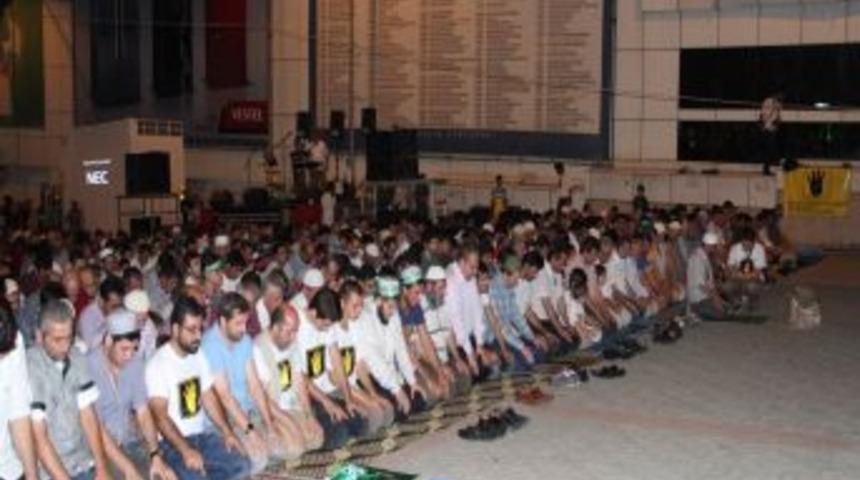 İHH Bursa'dan Suriye'ye 44. Yardım TIR'ı Rabia Selamı Ile Yola &Ccedil;ıktı