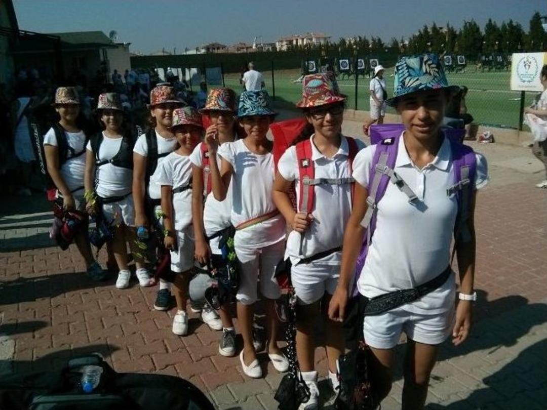 Adanalı Minik Ok&ccedil;ular 6 Madalya İle D&ouml;nd&uuml;