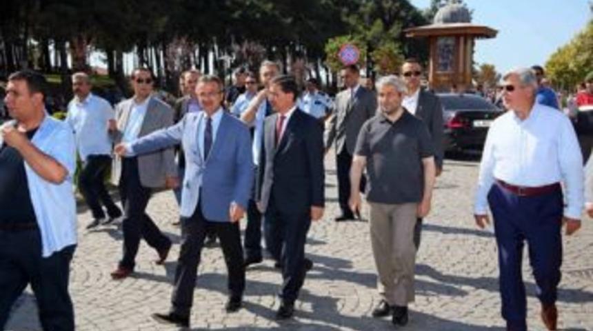 Bakan Erg&uuml;n, K&ouml;rfez Ge&ccedil;işi&rsquo;nde inceleme yaptı