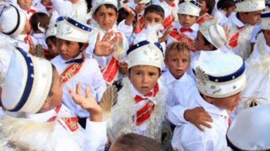 Roman &ccedil;ocuklara toplu s&uuml;nnet