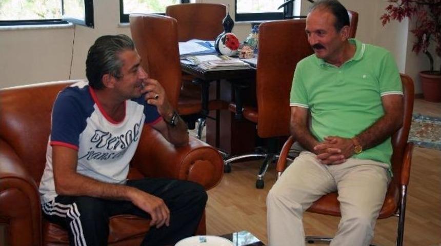 &Uuml;nl&uuml; Yıldız Başkan Saatcı&rsquo;yı Ziyaret Etti;