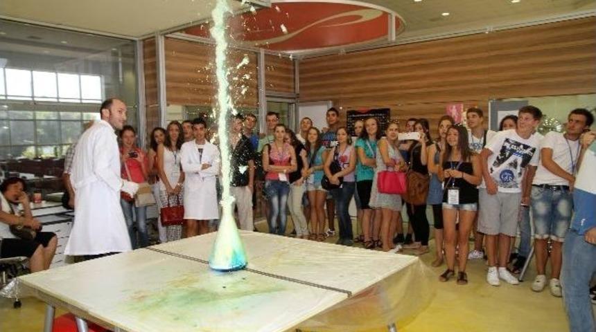 Bulgar &Ouml;ğrenciler, Kocaeli'de Bilimsel Deneyleri İzledi