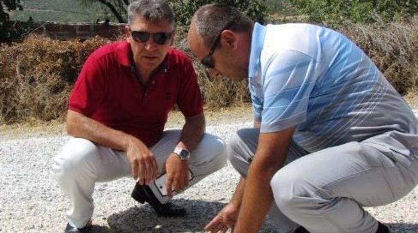 &Ouml;demiş Kaymakamı D&ouml;lek&rsquo;ten K&ouml;y Yollarında İnceleme