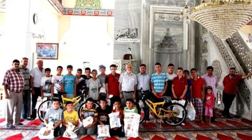 Sarıg&ouml;l&rsquo;de Kur'an Kursu'nu Bitirenler &Ouml;d&uuml;llendirildi