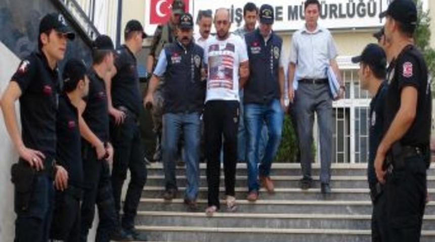 Seri Cinayetlerin Zanlısı Adliyeye Sevk Edildi