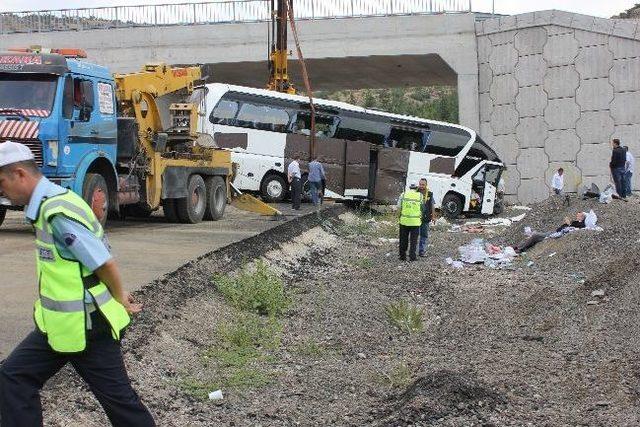 Kütahya’da Zincirleme Trafik Kazası: 20 Yaralı