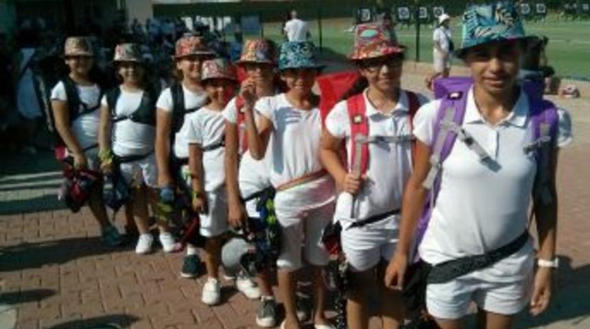 Adanalı Minik Ok&ccedil;ular &Ccedil;anakkale&rsquo;den 6 Madalya Ile D&ouml;nd&uuml;