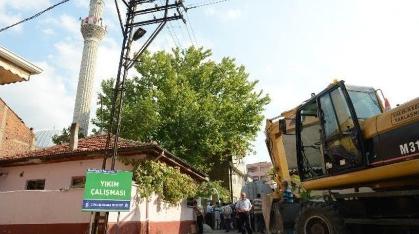 Binalar Yıkılıyor Mahalleler Nefes Alıyor