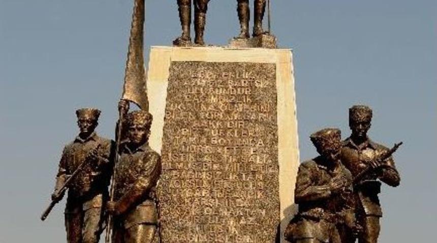 Karşıyaka'da &Ccedil;ifte A&ccedil;ılış Sevinci