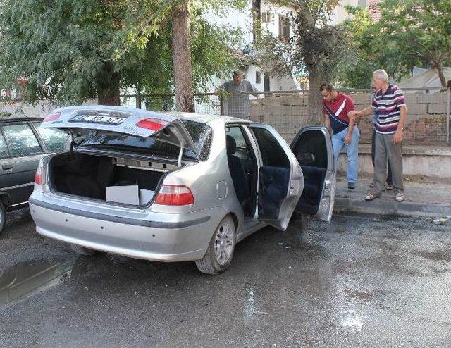 Park Halindeki Otomobil Yandı 1