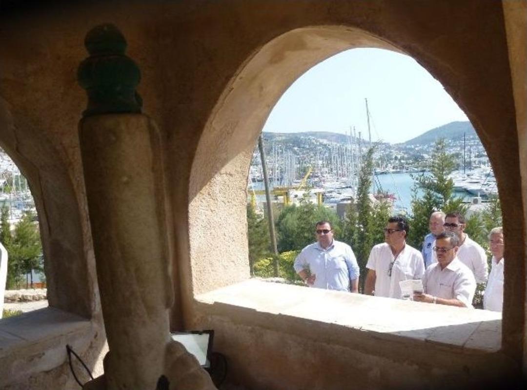 Kızılhisarlı Hacı Mustafa Paşa T&uuml;rbesi Bakıma Alınıyor