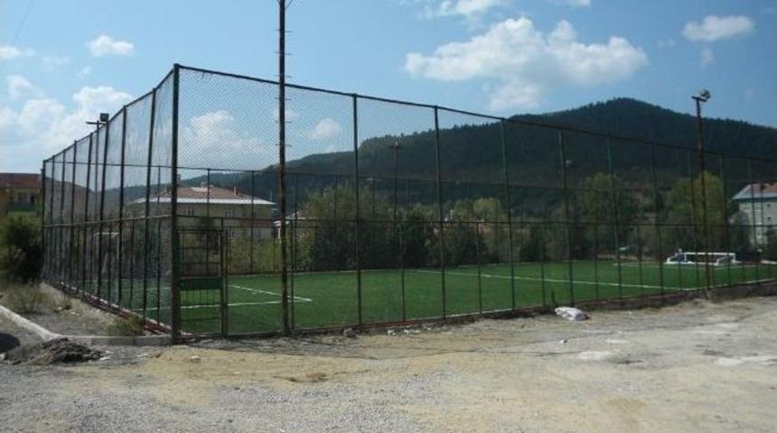 Halı Saha Belediyeye Devredildi